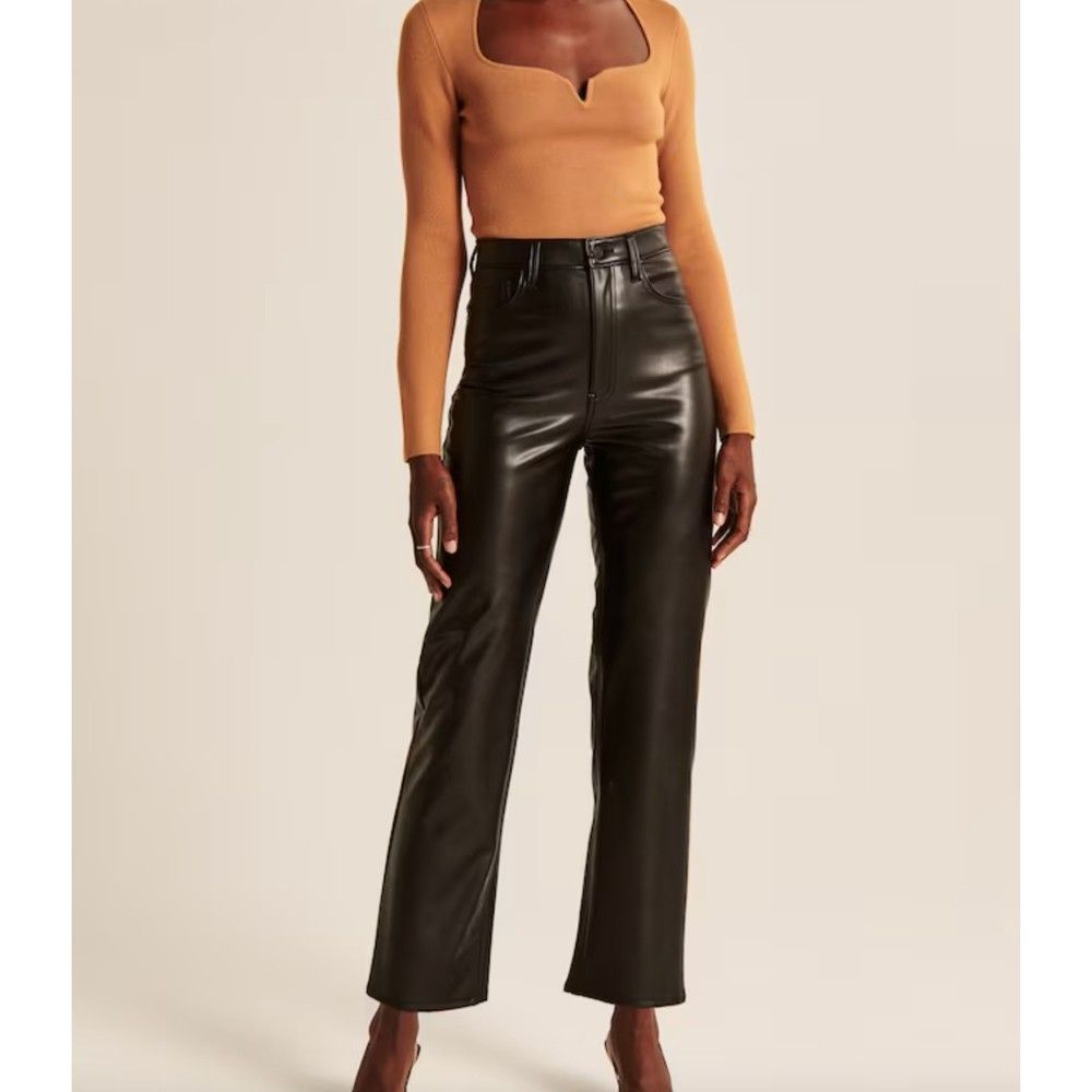 ABERCROMBIE & FITCH Ultra High Rise Ankle Straight Faux Leather Pant 30/10 Short